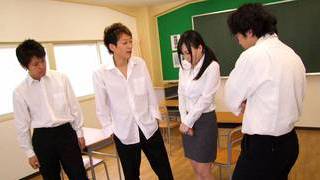 Guru Jepang dilecehkan oleh murid-muridnya