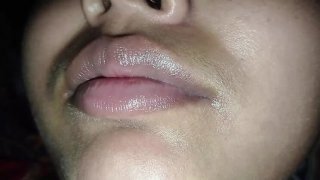 Hot Desi Bhabhi Sudipa Mendapat Romantis Dengan Suami - Desi Desa Cinta