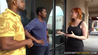 Ginger milf lauren phillips disetubuhi oleh isiah maxwell dan rekannya