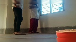 Hot Indian College Girl Reshma Begum mendapat gaya doggy kacau di kampus - vagina ketat, pantat besar, 18 tahun