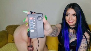 Dominatrix Nika Ulasan Steker Anal Listrik Baru untuk BDSM Seks Slave - Electro Shock Fun