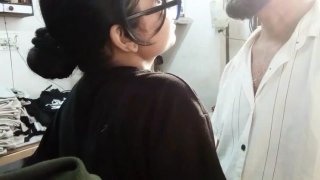 Desi Stepdad meniduri putri seksi dalam seksi dalam seks hot cowgirl - audio hindi