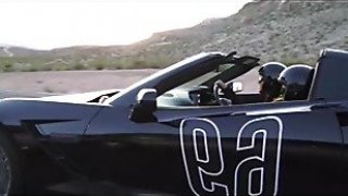 Para imut mengalami masalah mobil tetapi tidak punya uang untuk menariknya