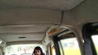 Keparat kecantikan ebony untuk taksi gratis di depan umum