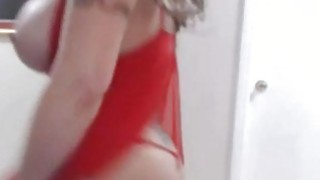 Busty Good Looking Milf Dalam Sexy Red lingerie