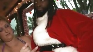 Santa mendapat handjob dari pelacur tit besar