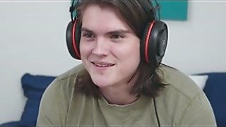 Busty Stepmom Skylar Snow Fucks Gamer Angry dengan Pussyfd2m basah ketatnya